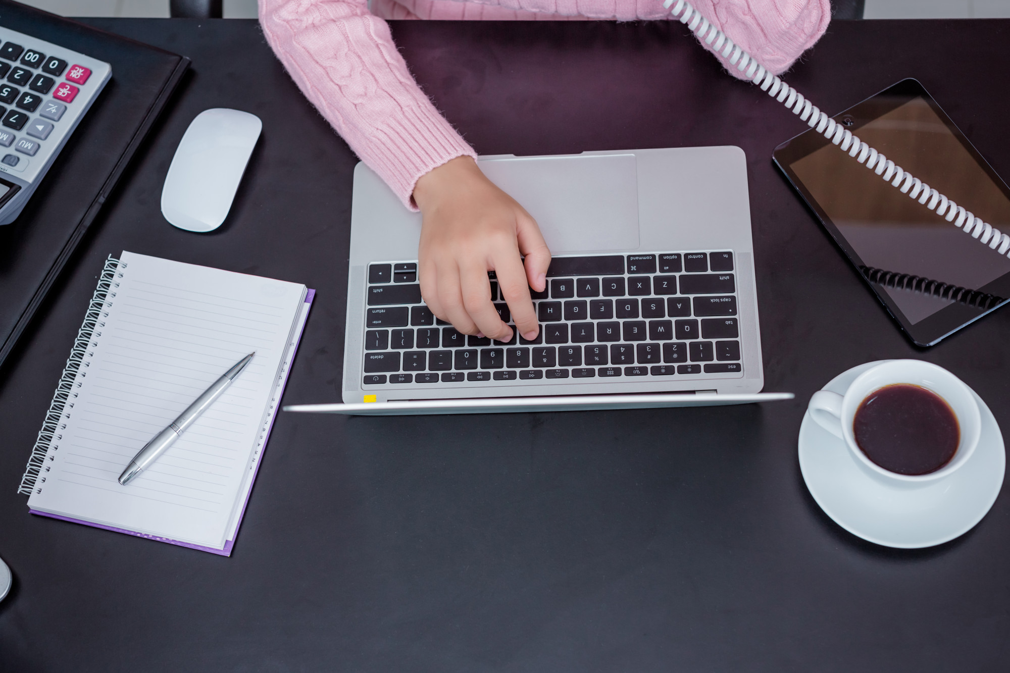 young-woman-working-office